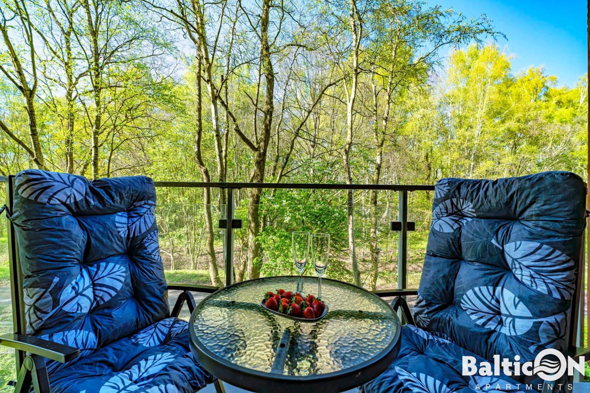 Apartamenty Balticon Polanki - Sauna, Fitness Inclusive - Basen Latem, Pool Im Sommer 코워브제크 외부 사진