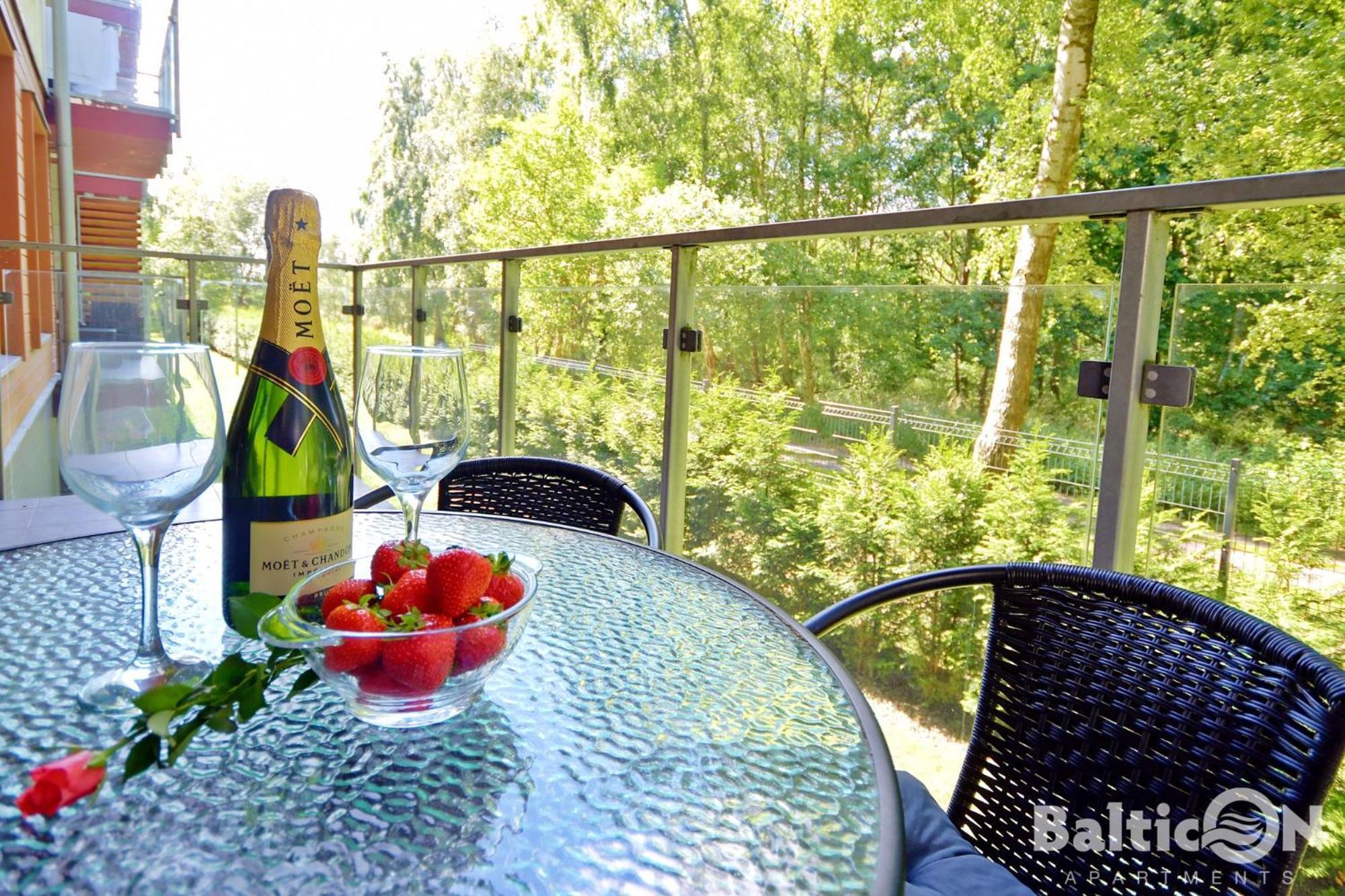 Apartamenty Balticon Polanki - Sauna, Fitness Inclusive - Basen Latem, Pool Im Sommer 코워브제크 객실 사진